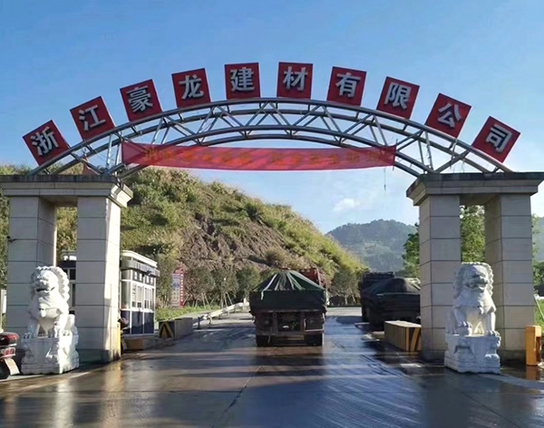 康怡卓.jpg